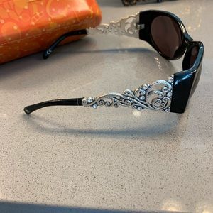 Brighton sunglasses mint condition come with case